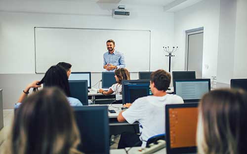 雅思口语：如何学会在考试中察言观色